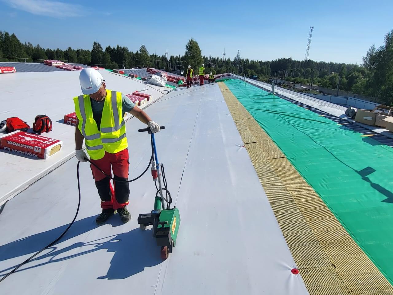 монтаж кровли мембрана