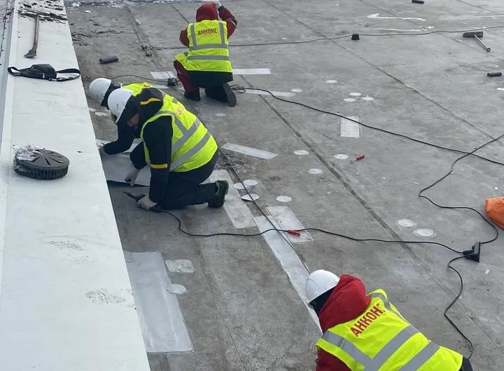 Монтаж заплат на кровле завода в Санкт-Петербурге