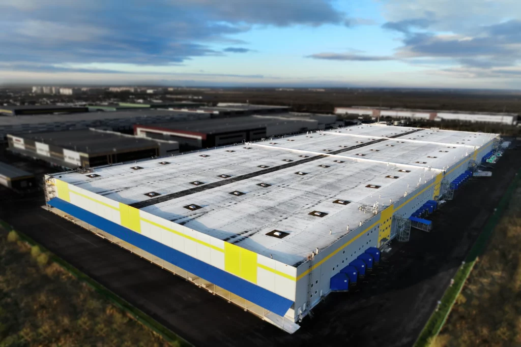 Промышленный склад в Ленобласти после ремонта кровли