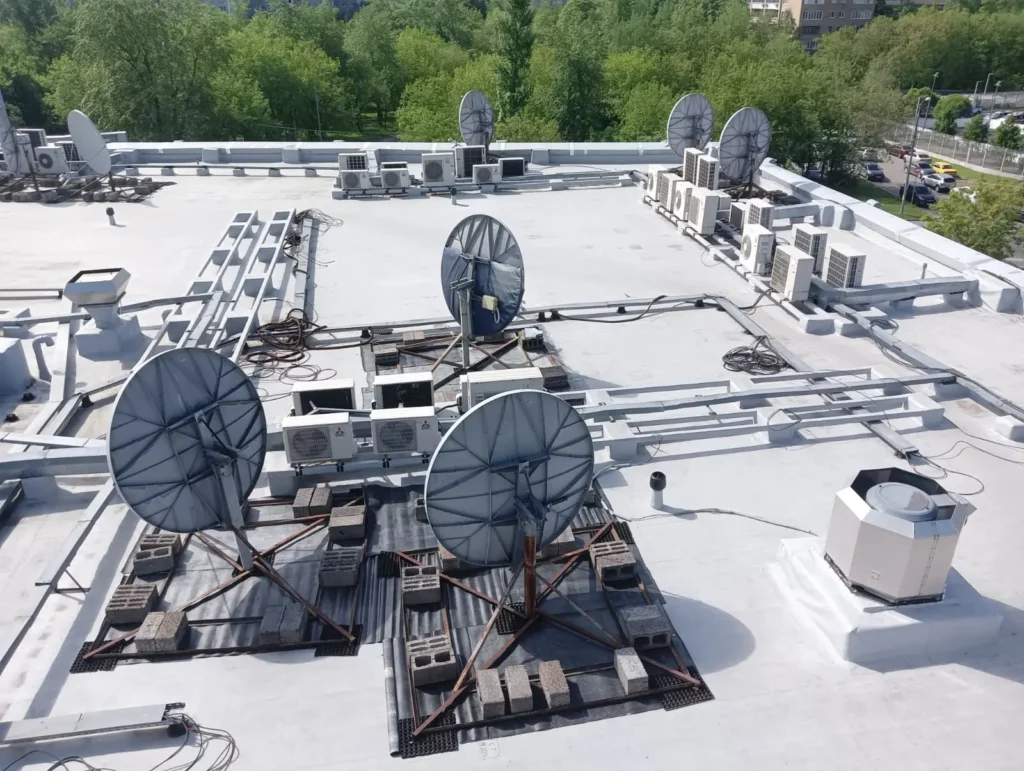 Замена кровли из ПВХ мембраны на крыше бизнес–центра в Москве – кровельные работы компании АНКОНС