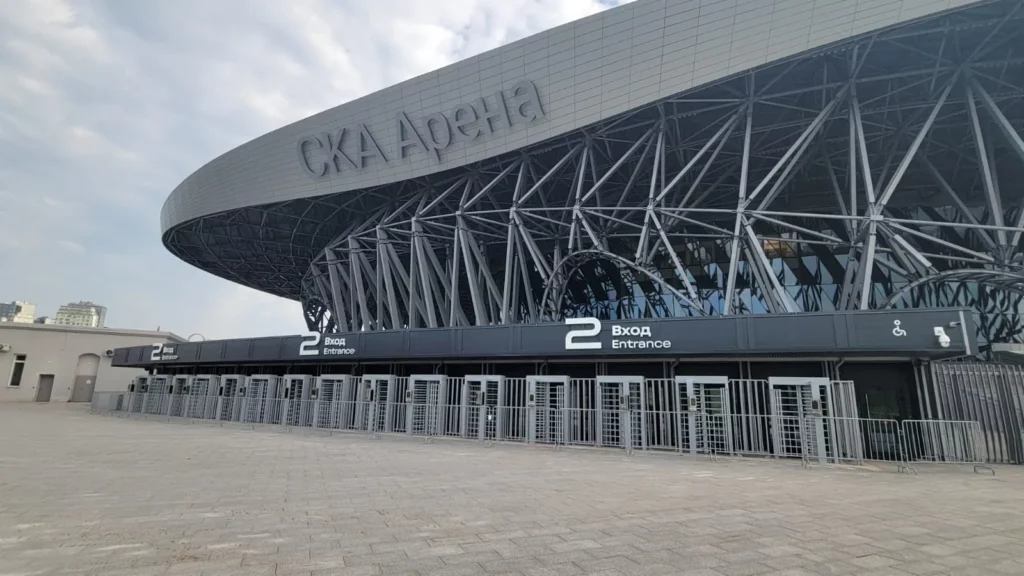 Входная группа СКА Арены в Санкт-Петербурге