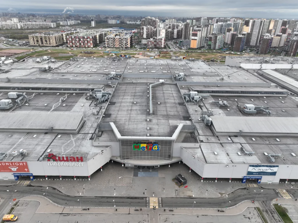 герметизация проходки воздуховода на кровле из ПВХ мембраны