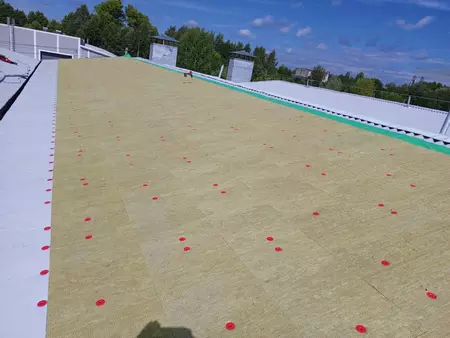 Основание ПВХ кровли из минеральной ваты