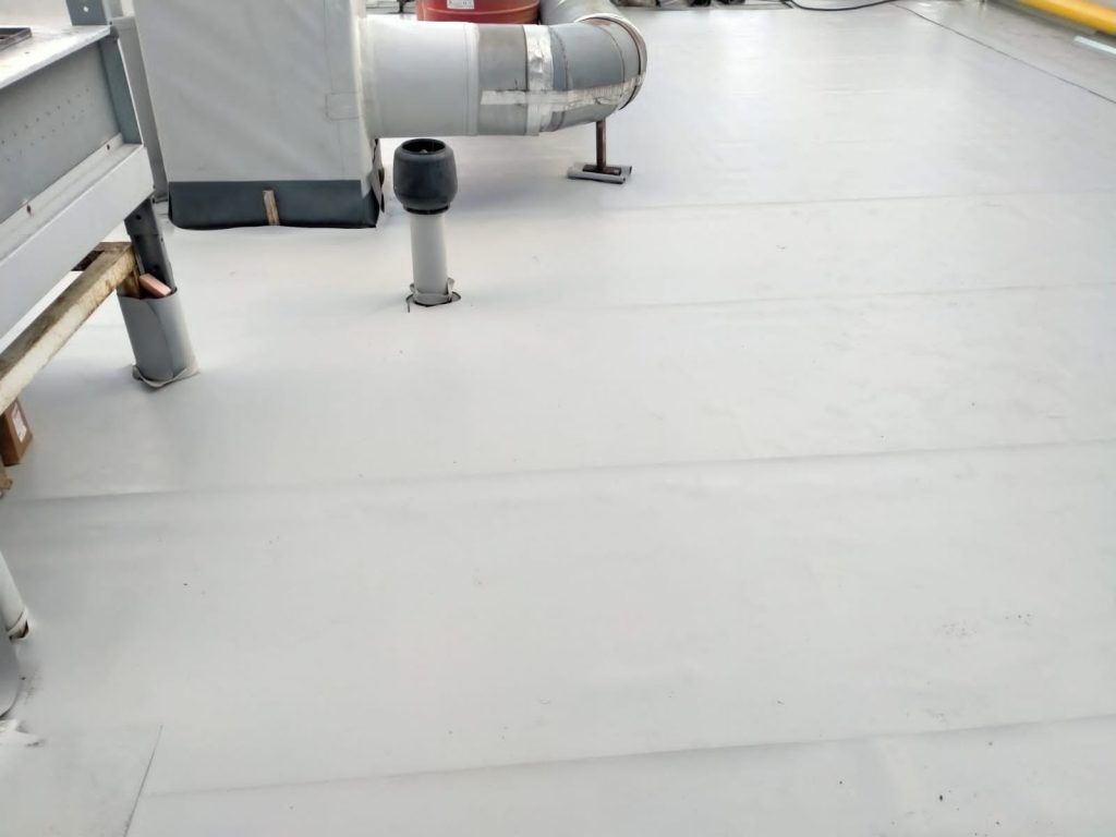 Устройство кровли из ПВХ-мембраны — технология монтажа